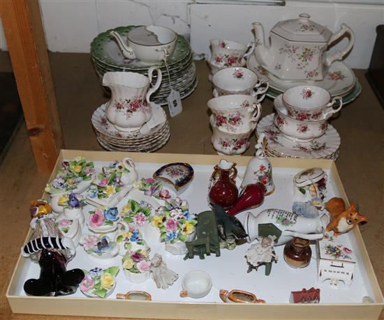 Royal Albert Lavender Rose tea service, 11 ribbon plates, 4 other plates, teapot & invalid cup
